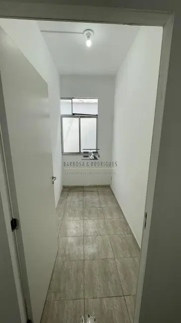 Sala Comercial para alugar, 20m2 em Madureira, Rio De Janeiro - RJ - imagem 3 Foto 3 de Sala Comercial para alugar, 20m2 em Madureira, Rio De Janeiro - RJ
