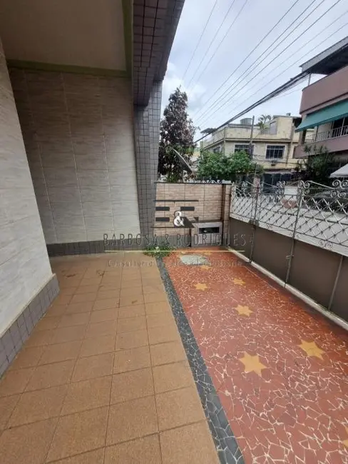 Foto 2 de Casa com 3 quartos à venda, 219m2 em Bento Ribeiro, Rio De Janeiro - RJ