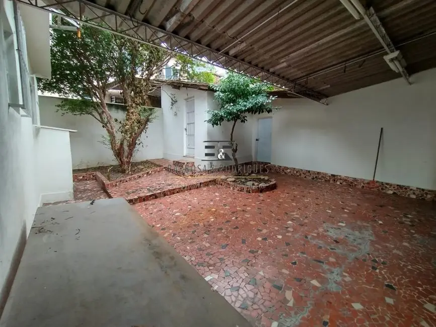 Casa com 2 quartos à venda, 200m2 em Bento Ribeiro, Rio De Janeiro - RJ - imagem 5 Foto 5 de Casa com 2 quartos à venda, 200m2 em Bento Ribeiro, Rio De Janeiro - RJ