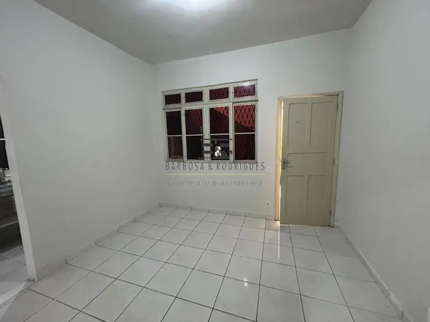 Foto 2 de Casa com 1 quarto para alugar, 40m2 em Bento Ribeiro, Rio De Janeiro - RJ