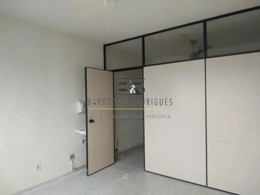 Sala Comercial para alugar, 30m2 em Madureira, Rio De Janeiro - RJ - imagem 1 Foto 1 de Sala Comercial para alugar, 30m2 em Madureira, Rio De Janeiro - RJ