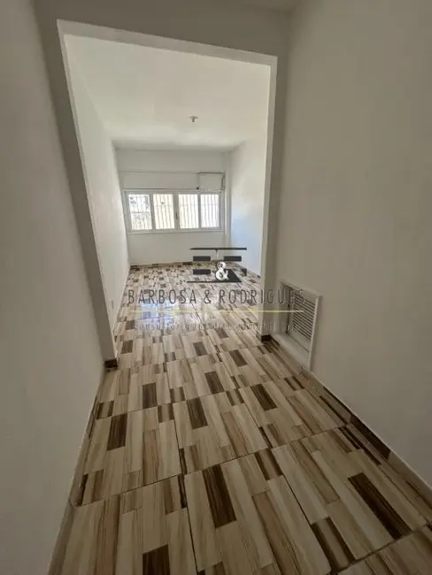 Sala Comercial para alugar, 30m2 em Madureira, Rio De Janeiro - RJ - imagem 1 Foto 1 de Sala Comercial para alugar, 30m2 em Madureira, Rio De Janeiro - RJ