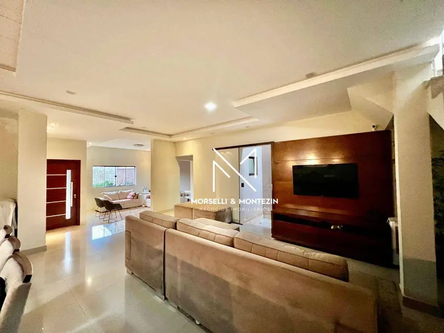 Casa de Condomínio com 3 quartos à venda, 300m2 em Marumbi, Londrina - PR - imagem 3 Foto 3 de Casa de Condomínio com 3 quartos à venda, 300m2 em Marumbi, Londrina - PR