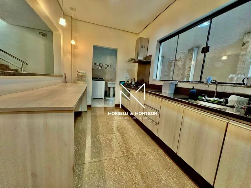 Casa de Condomínio com 3 quartos à venda, 300m2 em Marumbi, Londrina - PR - imagem 4 Foto 4 de Casa de Condomínio com 3 quartos à venda, 300m2 em Marumbi, Londrina - PR