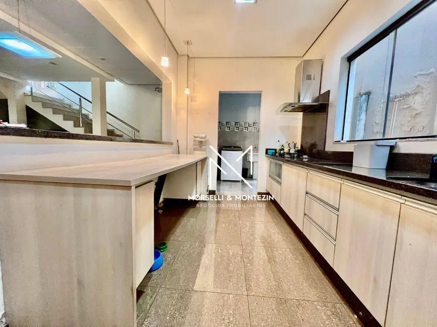 Casa de Condomínio com 3 quartos à venda, 300m2 em Marumbi, Londrina - PR - imagem 8 Foto 8 de Casa de Condomínio com 3 quartos à venda, 300m2 em Marumbi, Londrina - PR