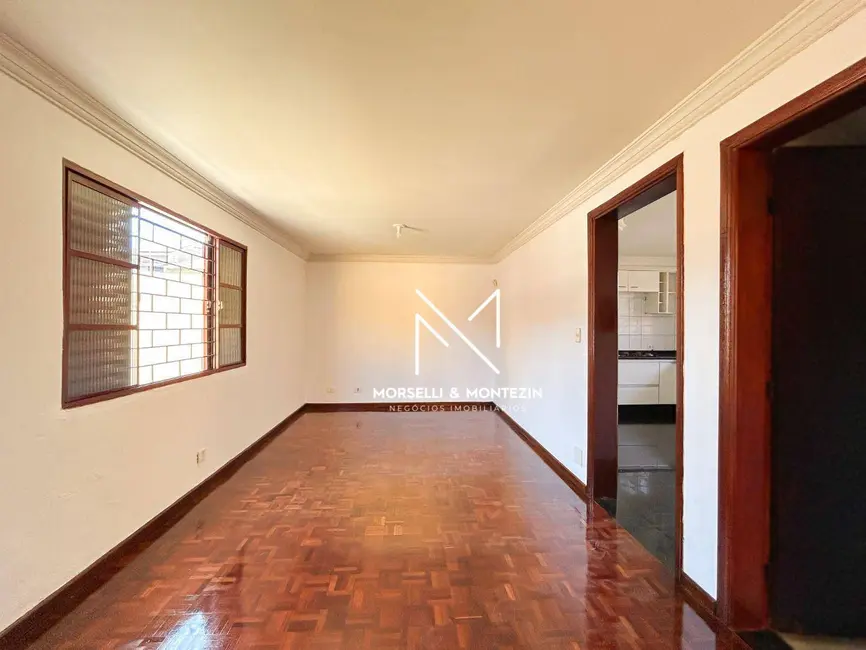 Sobrado com 3 quartos à venda, 188m2 em Santa Mônica, Londrina - PR - imagem 9 Foto 9 de Sobrado com 3 quartos à venda, 188m2 em Santa Mônica, Londrina - PR