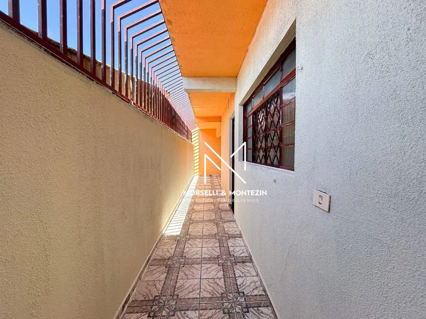 Sobrado com 3 quartos à venda, 188m2 em Santa Mônica, Londrina - PR - imagem 8 Foto 8 de Sobrado com 3 quartos à venda, 188m2 em Santa Mônica, Londrina - PR
