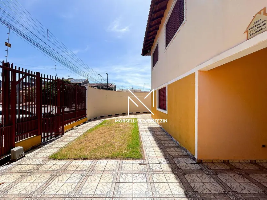 Sobrado com 3 quartos à venda, 188m2 em Santa Mônica, Londrina - PR - imagem 4 Foto 4 de Sobrado com 3 quartos à venda, 188m2 em Santa Mônica, Londrina - PR