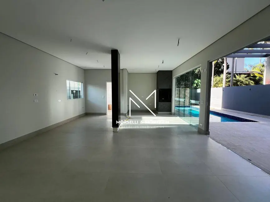 Sobrado com 4 quartos à venda, 390m2 em Vivendas do Arvoredo, Londrina - PR - imagem 5 Foto 5 de Sobrado com 4 quartos à venda, 390m2 em Vivendas do Arvoredo, Londrina - PR