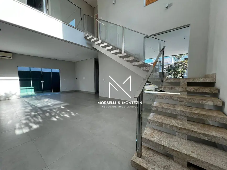Sobrado com 4 quartos à venda, 390m2 em Vivendas do Arvoredo, Londrina - PR - imagem 9 Foto 9 de Sobrado com 4 quartos à venda, 390m2 em Vivendas do Arvoredo, Londrina - PR