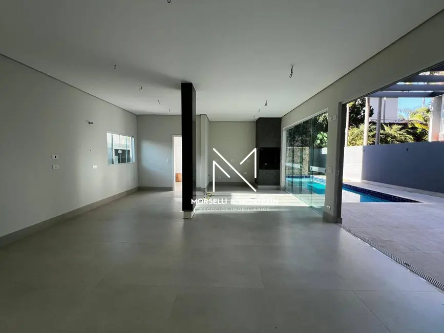 Sobrado com 4 quartos à venda, 390m2 em Vivendas do Arvoredo, Londrina - PR - imagem 7 Foto 7 de Sobrado com 4 quartos à venda, 390m2 em Vivendas do Arvoredo, Londrina - PR
