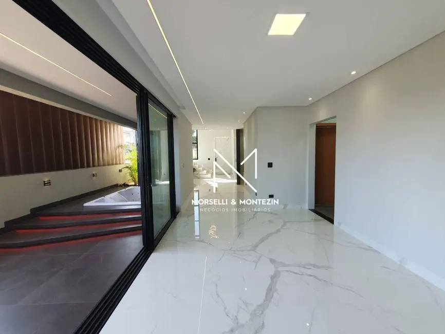 Sobrado com 5 quartos à venda, 350m2 em Conjunto Habitacional Alexandre Urbanas, Londrina - PR - imagem 8 Foto 8 de Sobrado com 5 quartos à venda, 350m2 em Conjunto Habitacional Alexandre Urbanas, Londrina - PR
