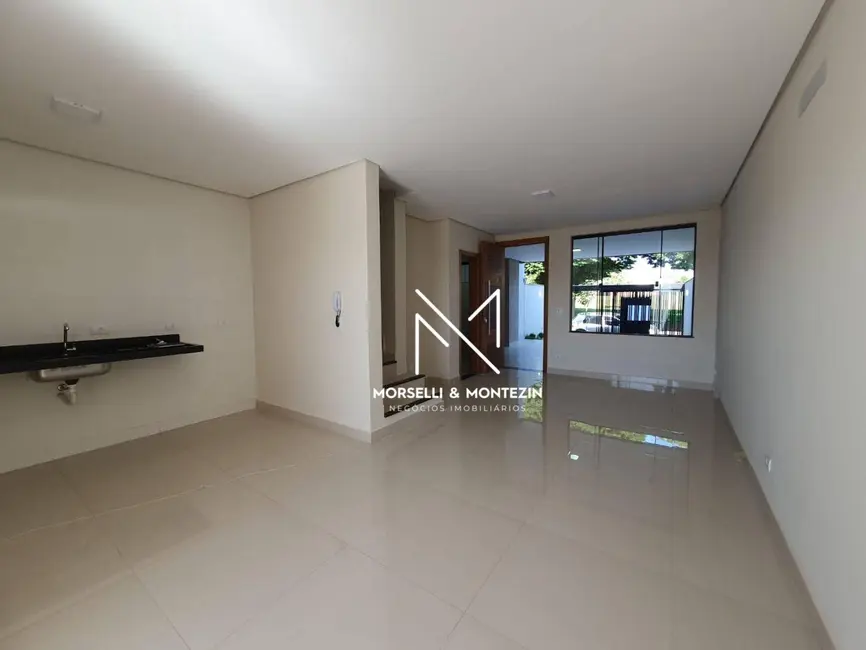 Sobrado com 3 quartos à venda, 132m2 em Sabará I, Londrina - PR - imagem 6 Foto 6 de Sobrado com 3 quartos à venda, 132m2 em Sabará I, Londrina - PR