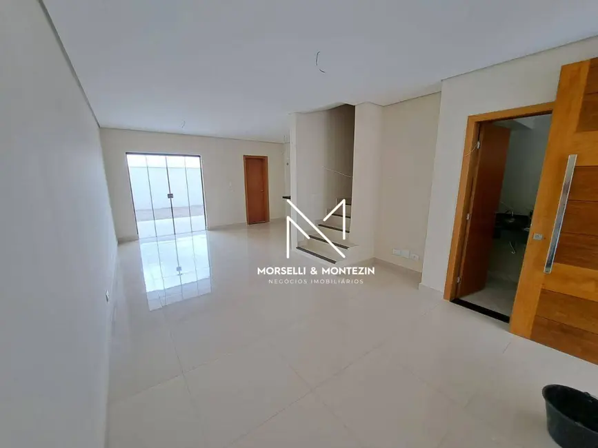 Sobrado com 3 quartos à venda, 132m2 em Sabará I, Londrina - PR - imagem 4 Foto 4 de Sobrado com 3 quartos à venda, 132m2 em Sabará I, Londrina - PR