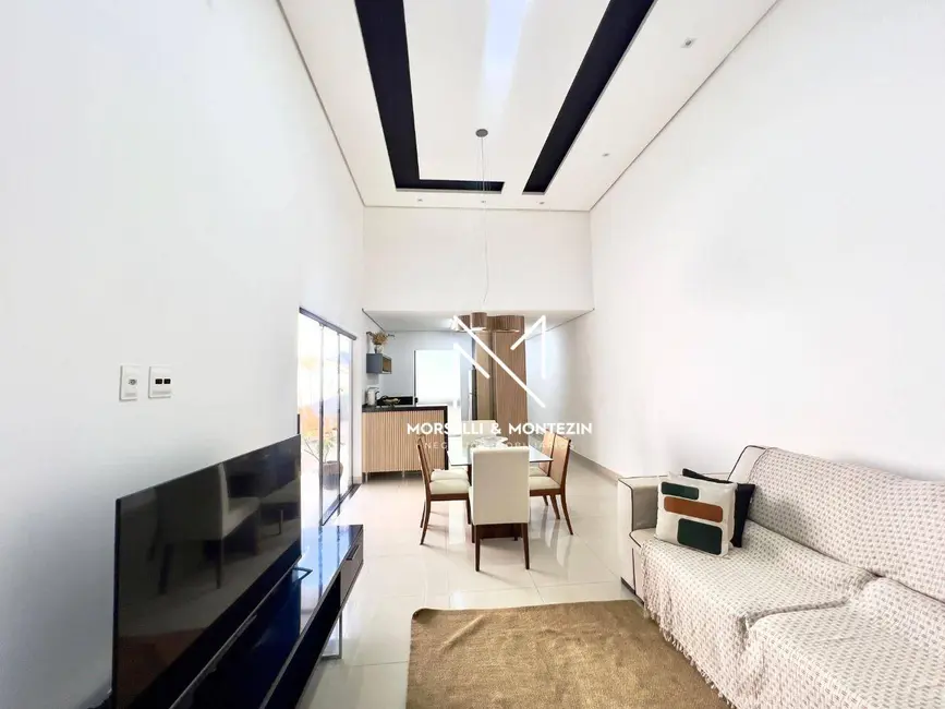Casa com 3 quartos à venda, 212m2 em Monte Carlo, Londrina - PR - imagem 3 Foto 3 de Casa com 3 quartos à venda, 212m2 em Monte Carlo, Londrina - PR