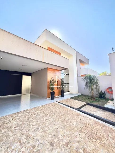 Foto 1 de Casa com 3 quartos à venda, 212m2 em Monte Carlo, Londrina - PR