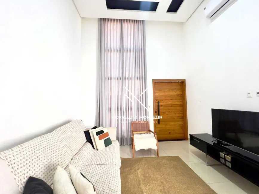 Casa com 3 quartos à venda, 212m2 em Monte Carlo, Londrina - PR - imagem 4 Foto 4 de Casa com 3 quartos à venda, 212m2 em Monte Carlo, Londrina - PR