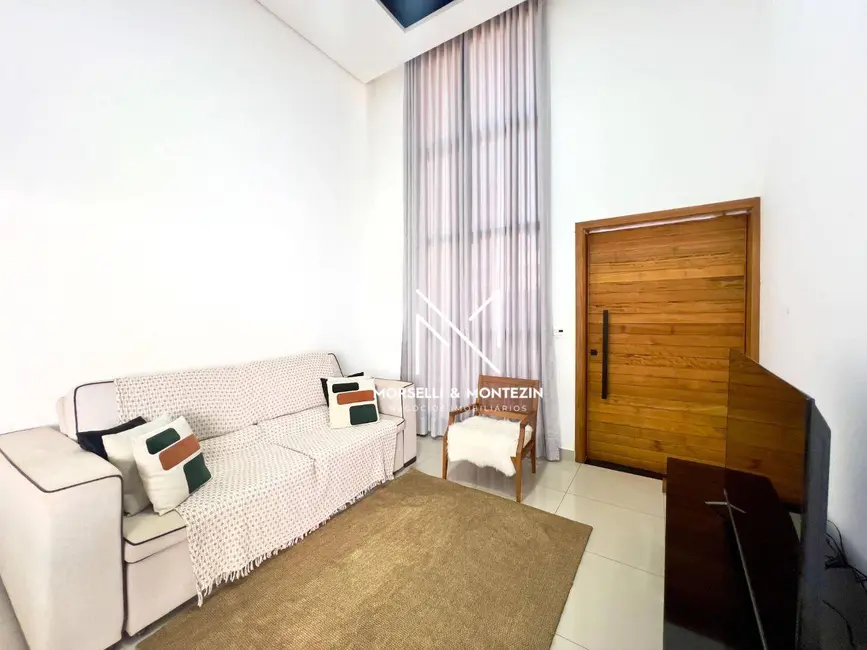 Casa com 3 quartos à venda, 212m2 em Monte Carlo, Londrina - PR - imagem 2 Foto 2 de Casa com 3 quartos à venda, 212m2 em Monte Carlo, Londrina - PR