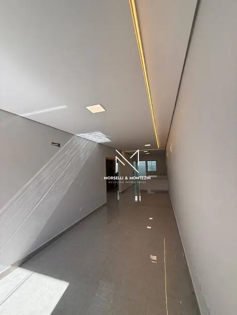 Casa com 3 quartos à venda, 150m2 em Bandeirantes, Londrina - PR - imagem 4 Foto 4 de Casa com 3 quartos à venda, 150m2 em Bandeirantes, Londrina - PR