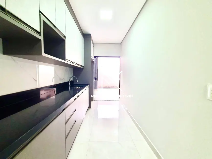 Casa com 3 quartos à venda, 150m2 em Bandeirantes, Londrina - PR - imagem 8 Foto 8 de Casa com 3 quartos à venda, 150m2 em Bandeirantes, Londrina - PR