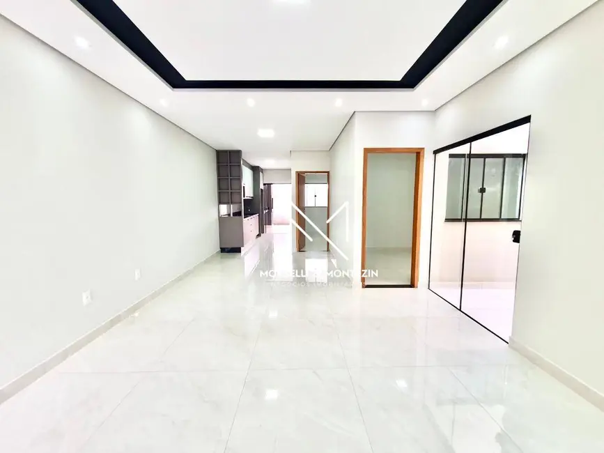 Casa com 3 quartos à venda, 150m2 em Bandeirantes, Londrina - PR - imagem 4 Foto 4 de Casa com 3 quartos à venda, 150m2 em Bandeirantes, Londrina - PR
