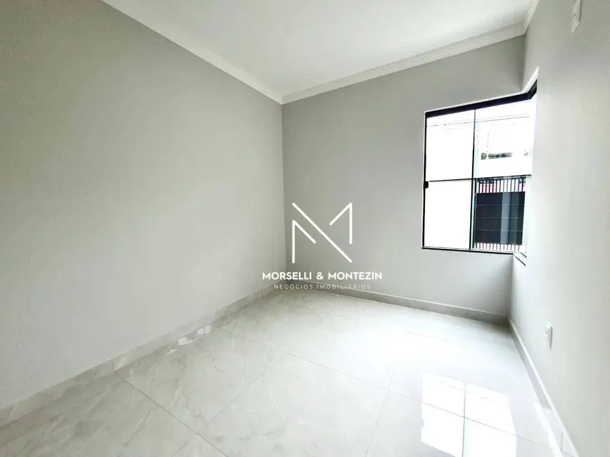 Casa com 3 quartos à venda, 150m2 em Bandeirantes, Londrina - PR - imagem 9 Foto 9 de Casa com 3 quartos à venda, 150m2 em Bandeirantes, Londrina - PR