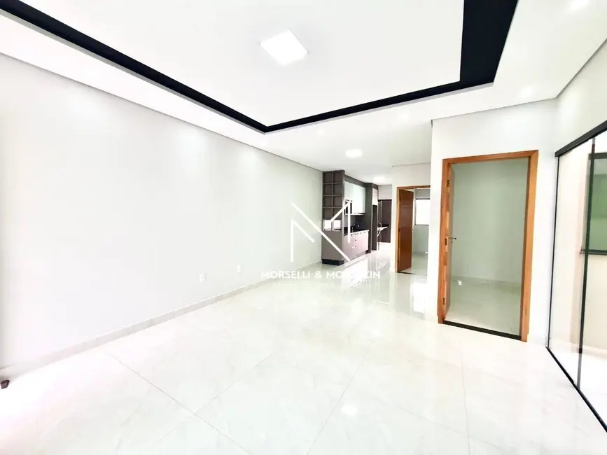 Casa com 3 quartos à venda, 150m2 em Bandeirantes, Londrina - PR - imagem 6 Foto 6 de Casa com 3 quartos à venda, 150m2 em Bandeirantes, Londrina - PR