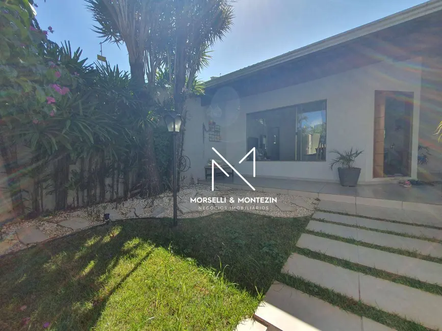 Casa com 3 quartos à venda, 250m2 em Jardim Tarumã, Londrina - PR - imagem 4 Foto 4 de Casa com 3 quartos à venda, 250m2 em Jardim Tarumã, Londrina - PR
