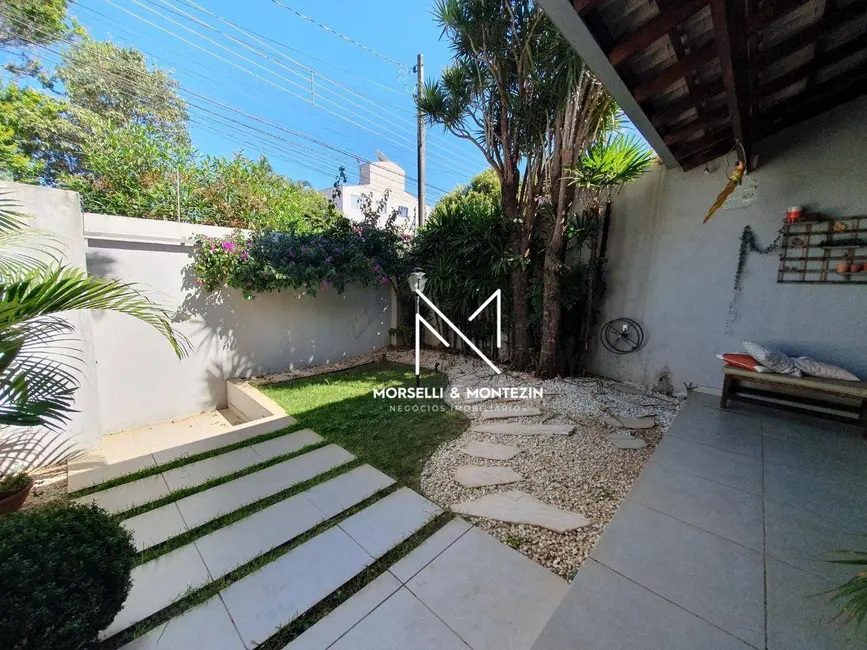 Casa com 3 quartos à venda, 250m2 em Jardim Tarumã, Londrina - PR - imagem 3 Foto 3 de Casa com 3 quartos à venda, 250m2 em Jardim Tarumã, Londrina - PR