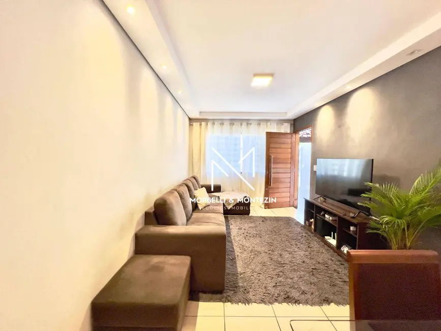 Foto 2 de Casa com 3 quartos à venda, 150m2 em Bandeirantes, Londrina - PR
