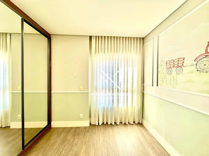 Apartamento com 3 quartos à venda, 173m2 em Londrina - PR - imagem 8 Foto 8 de Apartamento com 3 quartos à venda, 173m2 em Londrina - PR