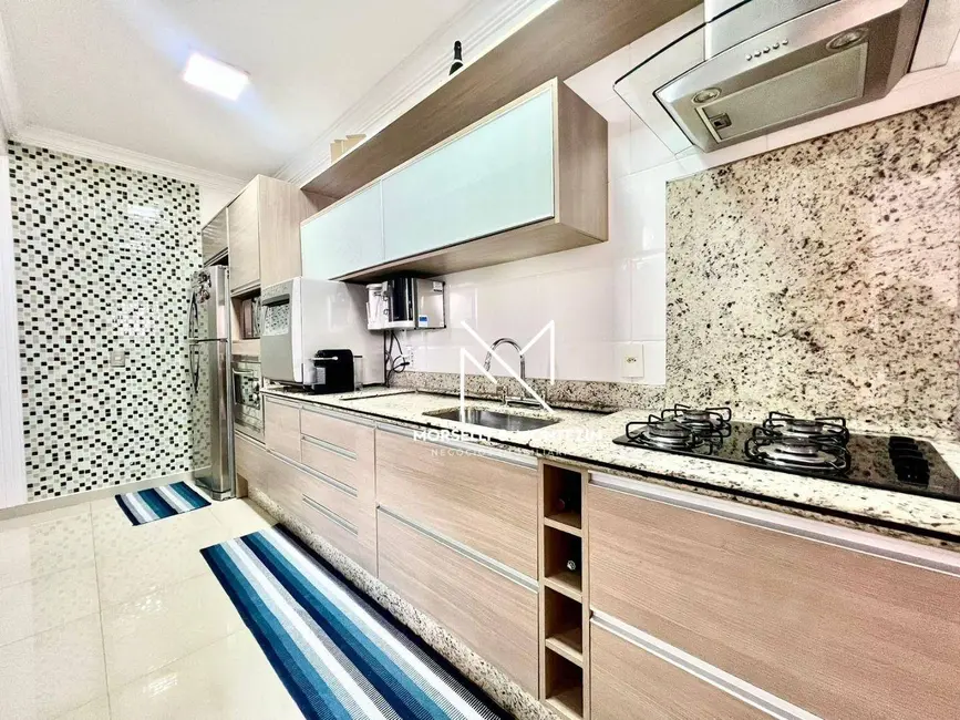 Casa de Condomínio com 3 quartos à venda, 200m2 em Parque Jamaica, Londrina - PR - imagem 8 Foto 8 de Casa de Condomínio com 3 quartos à venda, 200m2 em Parque Jamaica, Londrina - PR