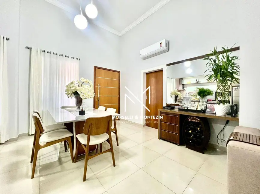 Foto 2 de Casa de Condomínio com 3 quartos à venda, 200m2 em Parque Jamaica, Londrina - PR