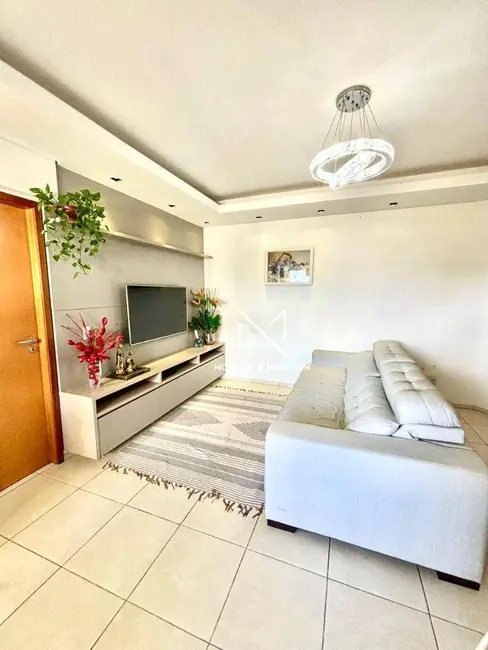 Foto 3 de Apartamento com 3 quartos à venda, 79m2 em Londrina - PR