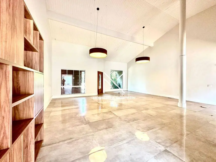 Casa de Condomínio com 5 quartos à venda, 1200m2 em Jardim São Jorge, Londrina - PR - imagem 4 Foto 4 de Casa de Condomínio com 5 quartos à venda, 1200m2 em Jardim São Jorge, Londrina - PR