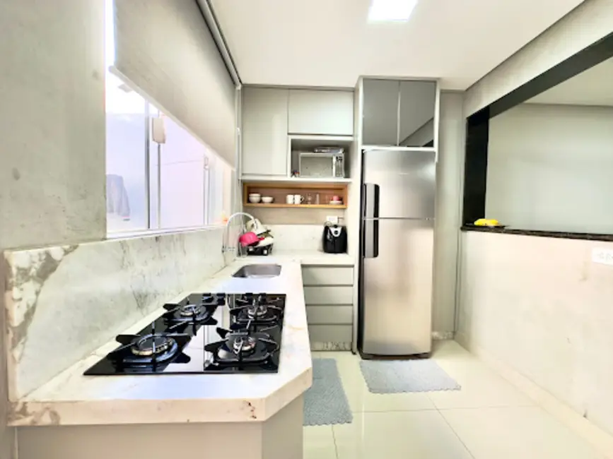 Foto 1 de Casa de Condomínio com 3 quartos à venda, 173m2 em Sabará III, Londrina - PR