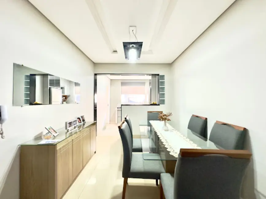Casa de Condomínio com 3 quartos à venda, 173m2 em Sabará III, Londrina - PR - imagem 4 Foto 4 de Casa de Condomínio com 3 quartos à venda, 173m2 em Sabará III, Londrina - PR