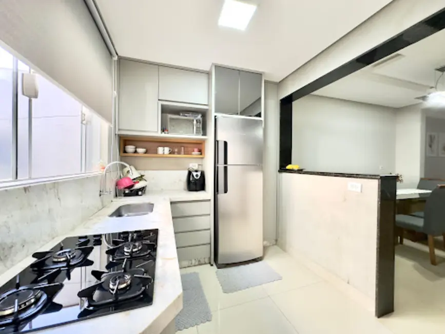Casa de Condomínio com 3 quartos à venda, 173m2 em Sabará III, Londrina - PR - imagem 5 Foto 5 de Casa de Condomínio com 3 quartos à venda, 173m2 em Sabará III, Londrina - PR