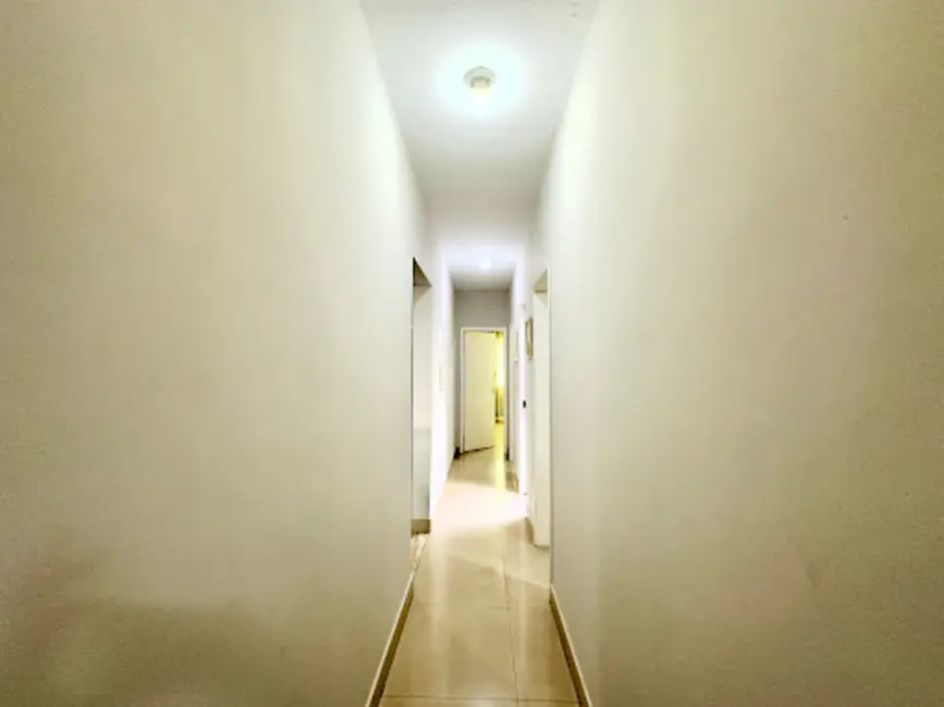 Casa de Condomínio com 3 quartos à venda, 173m2 em Sabará III, Londrina - PR - imagem 9 Foto 9 de Casa de Condomínio com 3 quartos à venda, 173m2 em Sabará III, Londrina - PR