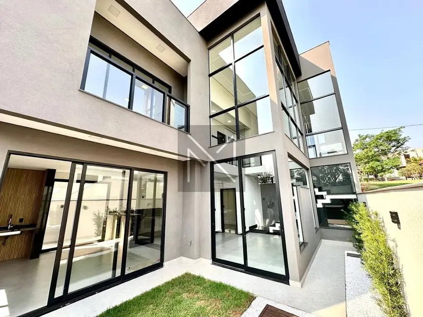 Casa de Condomínio com 3 quartos à venda, 268m2 em Jardim Morumbi, Londrina - PR - imagem 3 Foto 3 de Casa de Condomínio com 3 quartos à venda, 268m2 em Jardim Morumbi, Londrina - PR
