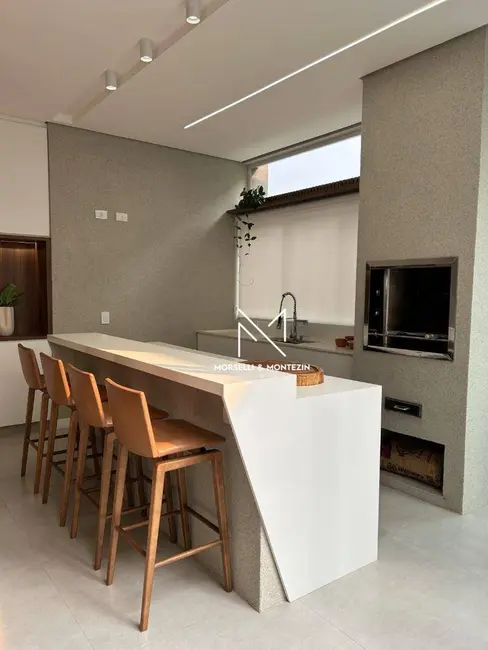 Foto 7 de Sobrado com 3 quartos à venda, 287m2 em Londrina - PR