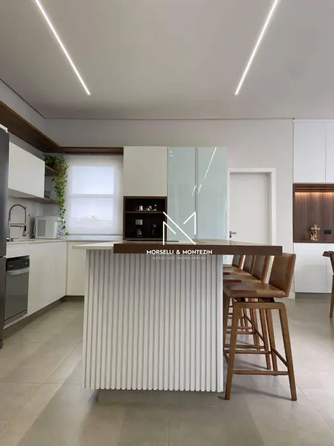 Foto 9 de Sobrado com 3 quartos à venda, 287m2 em Londrina - PR