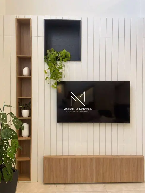 Sobrado com 3 quartos à venda, 252m2 em Londrina - PR - imagem 8 Foto 8 de Sobrado com 3 quartos à venda, 252m2 em Londrina - PR