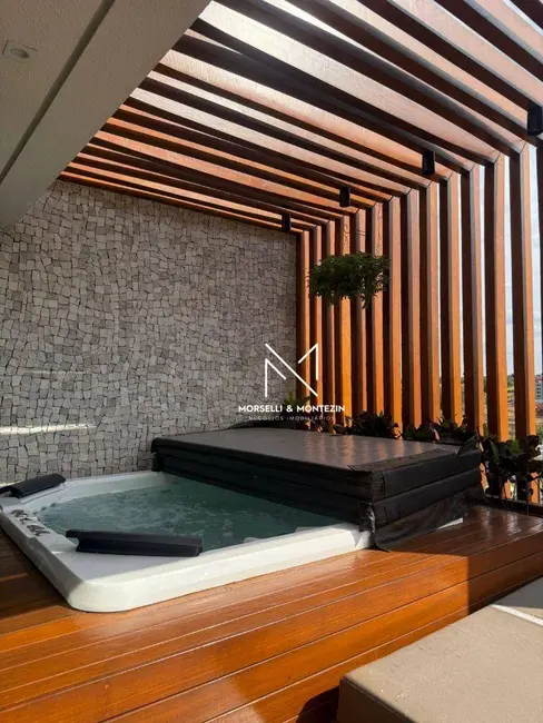 Sobrado com 3 quartos à venda, 252m2 em Londrina - PR - imagem 9 Foto 9 de Sobrado com 3 quartos à venda, 252m2 em Londrina - PR