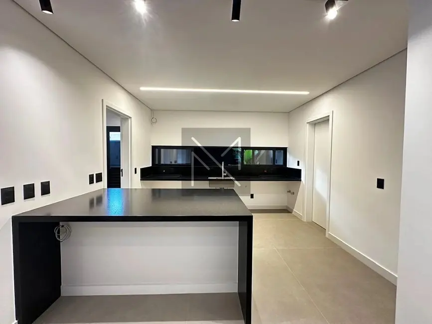 Casa de Condomínio com 5 quartos à venda, 360m2 em Esperança, Londrina - PR - imagem 9 Foto 9 de Casa de Condomínio com 5 quartos à venda, 360m2 em Esperança, Londrina - PR