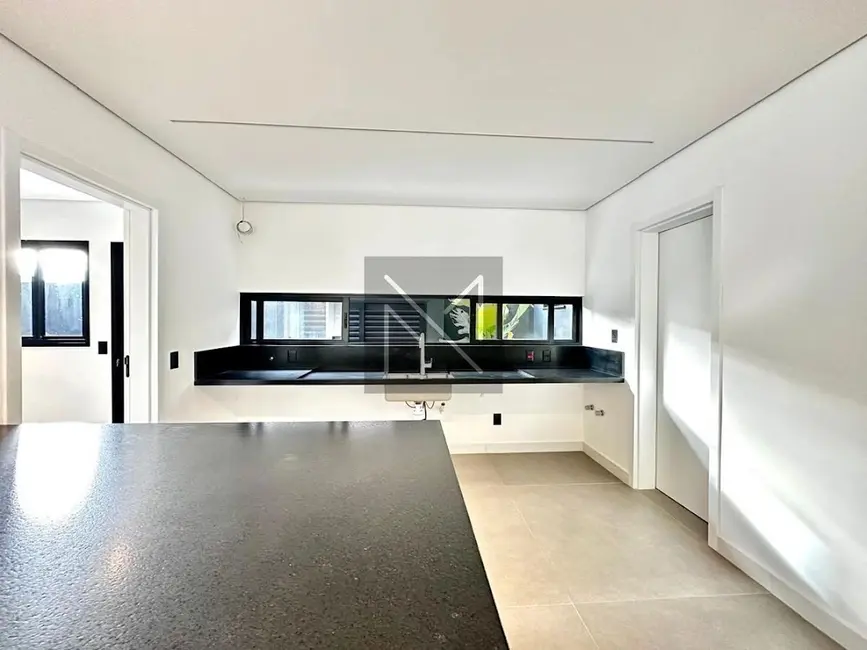 Casa de Condomínio com 5 quartos à venda, 360m2 em Esperança, Londrina - PR - imagem 8 Foto 8 de Casa de Condomínio com 5 quartos à venda, 360m2 em Esperança, Londrina - PR