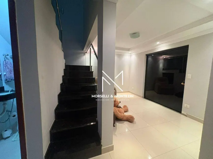 Casa de Condomínio com 3 quartos à venda, 250m2 em Aragarça, Londrina - PR - imagem 6 Foto 6 de Casa de Condomínio com 3 quartos à venda, 250m2 em Aragarça, Londrina - PR