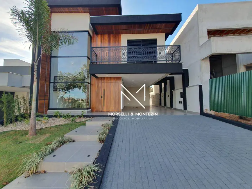 Foto 1 de Sobrado com 4 quartos à venda, 257m2 em Conjunto Habitacional Alexandre Urbanas, Londrina - PR
