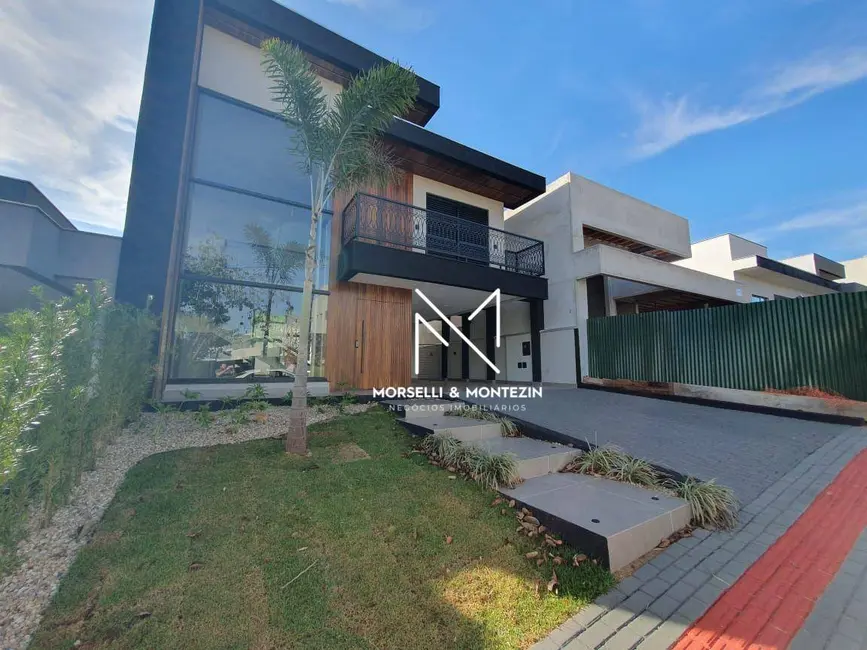 Foto 2 de Sobrado com 4 quartos à venda, 257m2 em Conjunto Habitacional Alexandre Urbanas, Londrina - PR