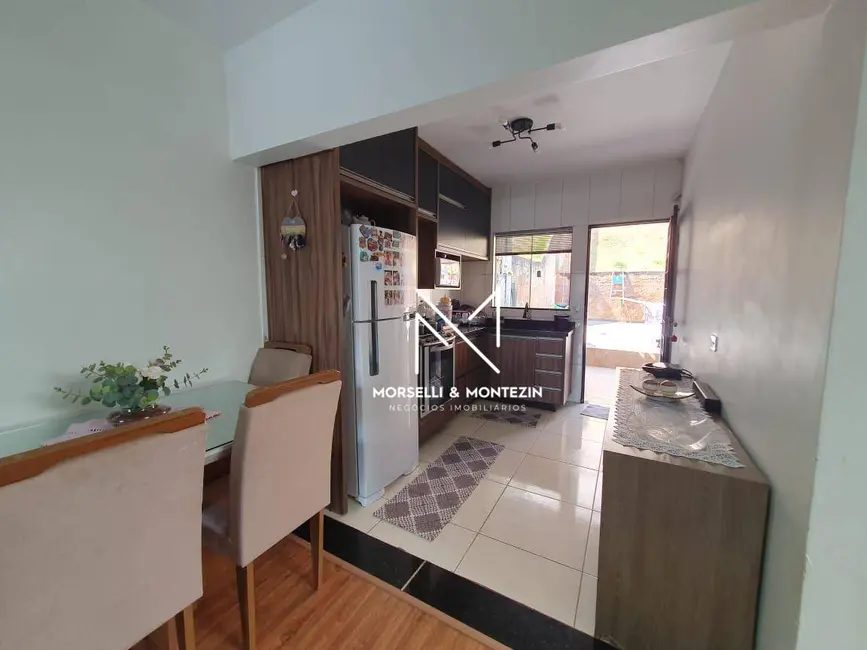 Casa com 3 quartos à venda, 180m2 em Colúmbia, Londrina - PR - imagem 3 Foto 3 de Casa com 3 quartos à venda, 180m2 em Colúmbia, Londrina - PR